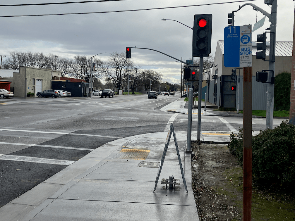 SacRT Route 11 eastbound stop 1772 before 5th
