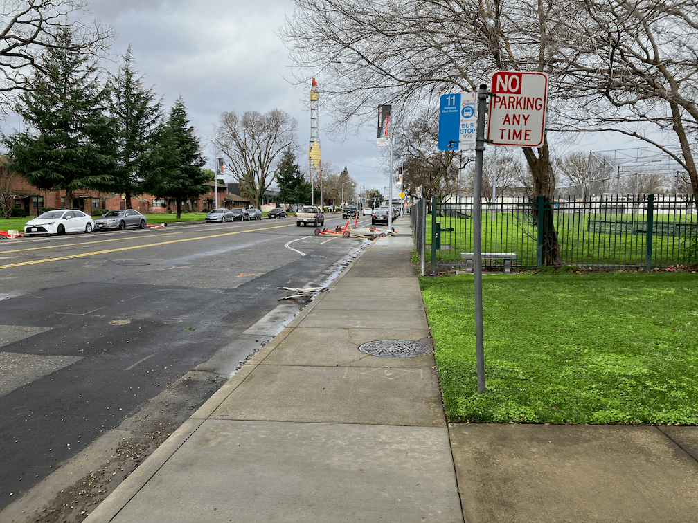 SacRT Route 11 westbound stop 1770 after 8th