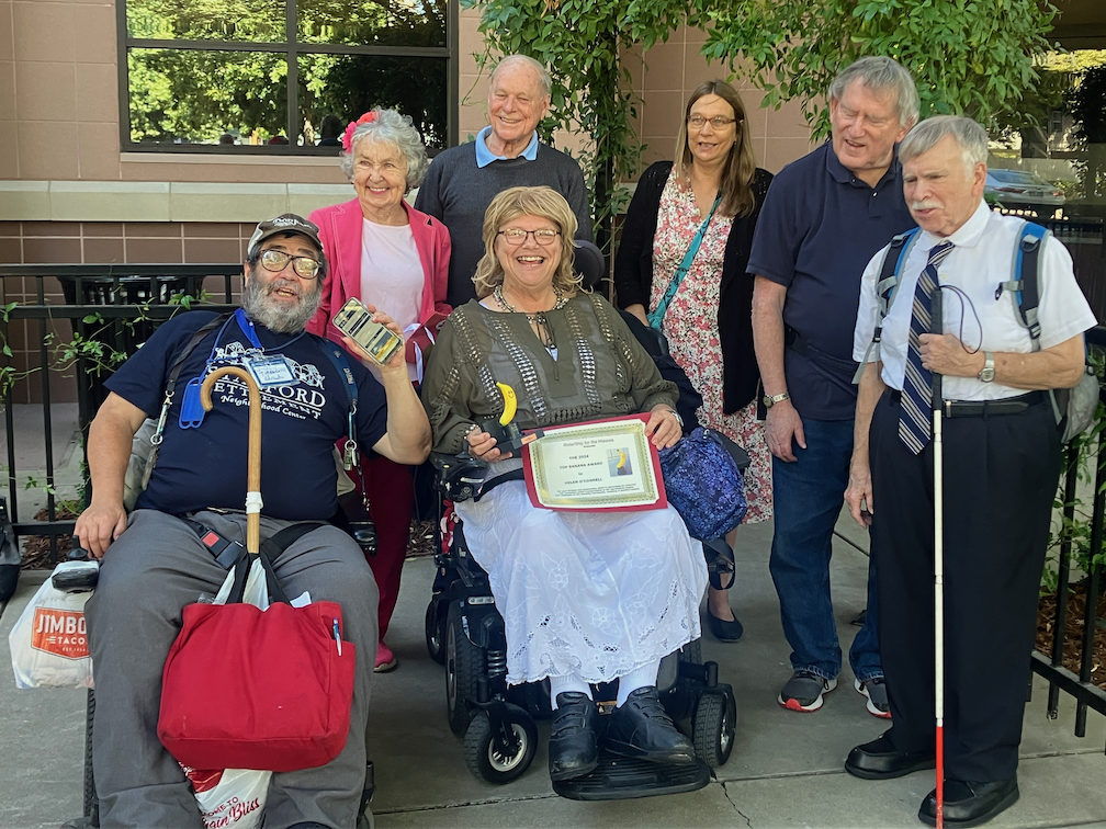 photo of Helen O'Connell with Top Banana Award